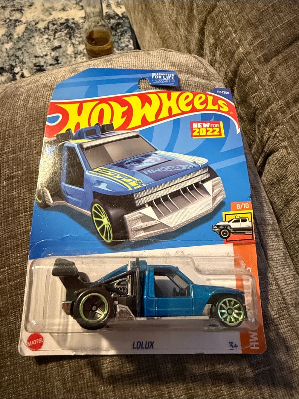 Hot Wheels HW Metro Blue Tow Truck Pickup 115/250 New for 2022 Sealed - Picture 2 of 3